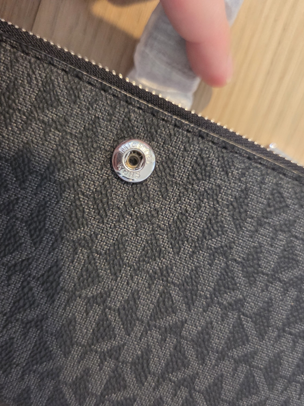 Michael Kors Black Signature Zip Wristlet - Picture 7 of 11